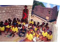 Aufbau eines Schulgebäudes in Afrika